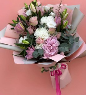 pembe lilyum buketi, ortanca buketi, pembe gül buketi, roma